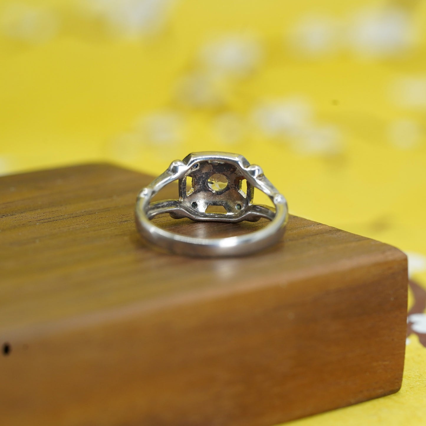 Size 8, vintage Sterling silver 925 engagement ring with cz