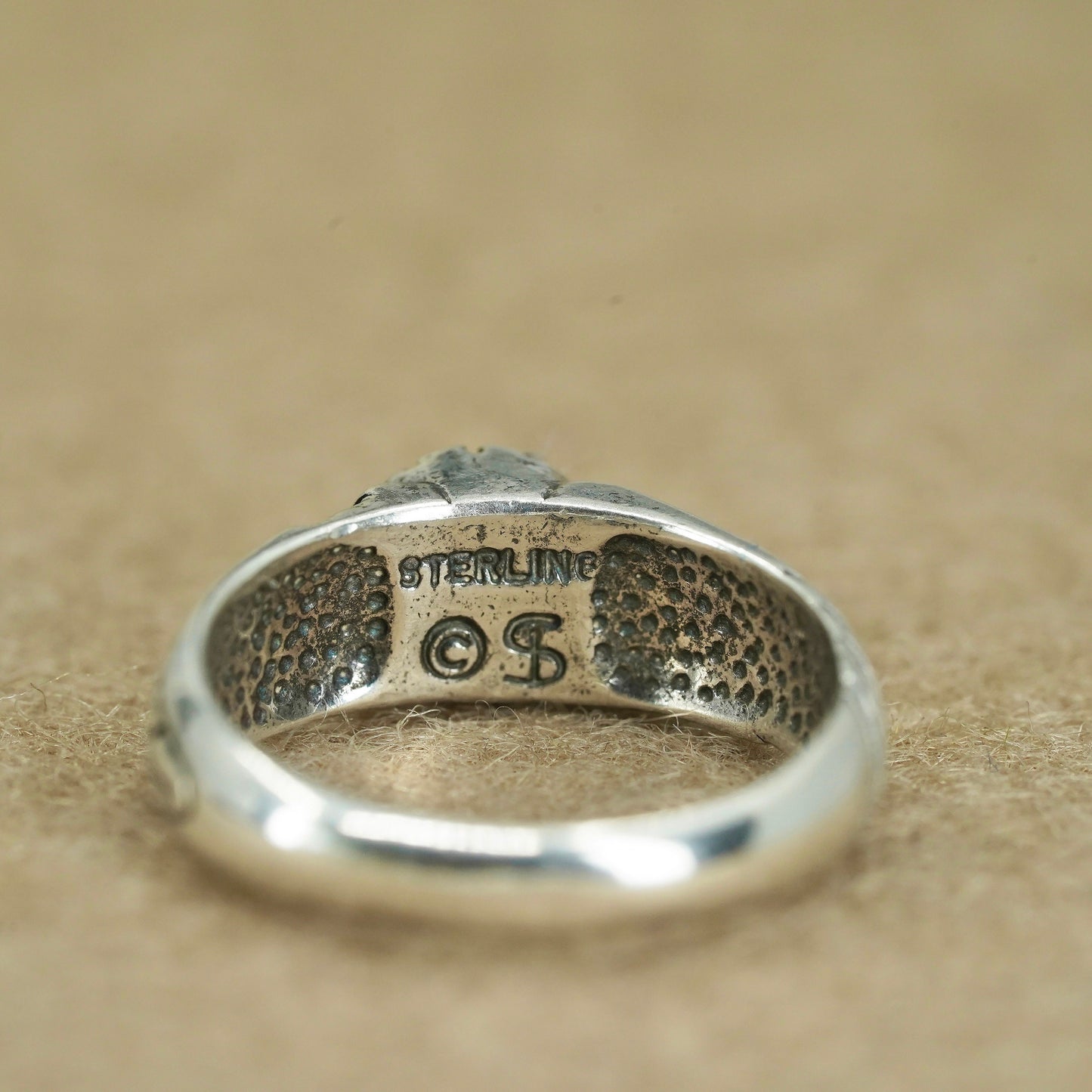 Size 6, vintage southwestern Shube Sterling 925 silver handmade ring with onyx