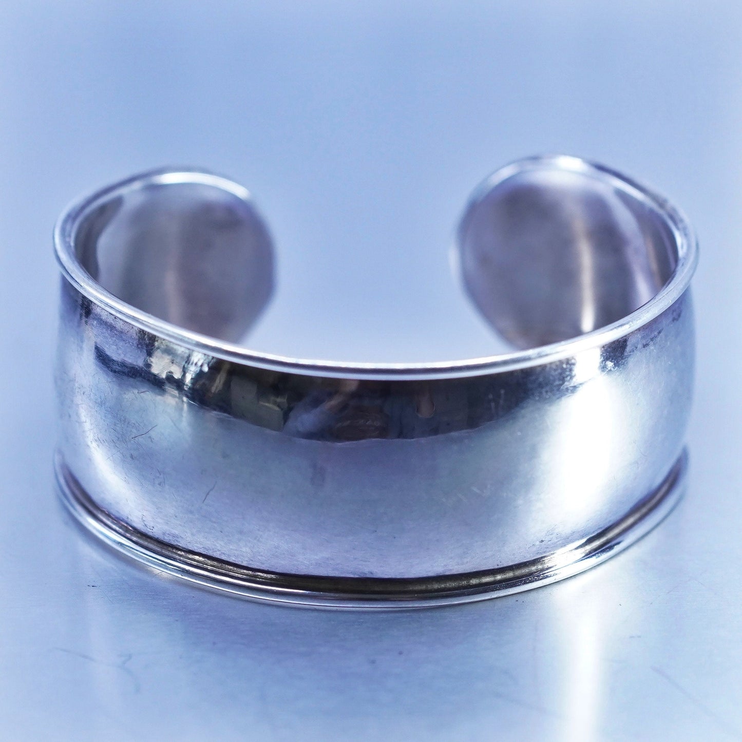 6.25”, Vintage Mexican Sterling 925 silver handmade bracelet, wide ribbed cuff