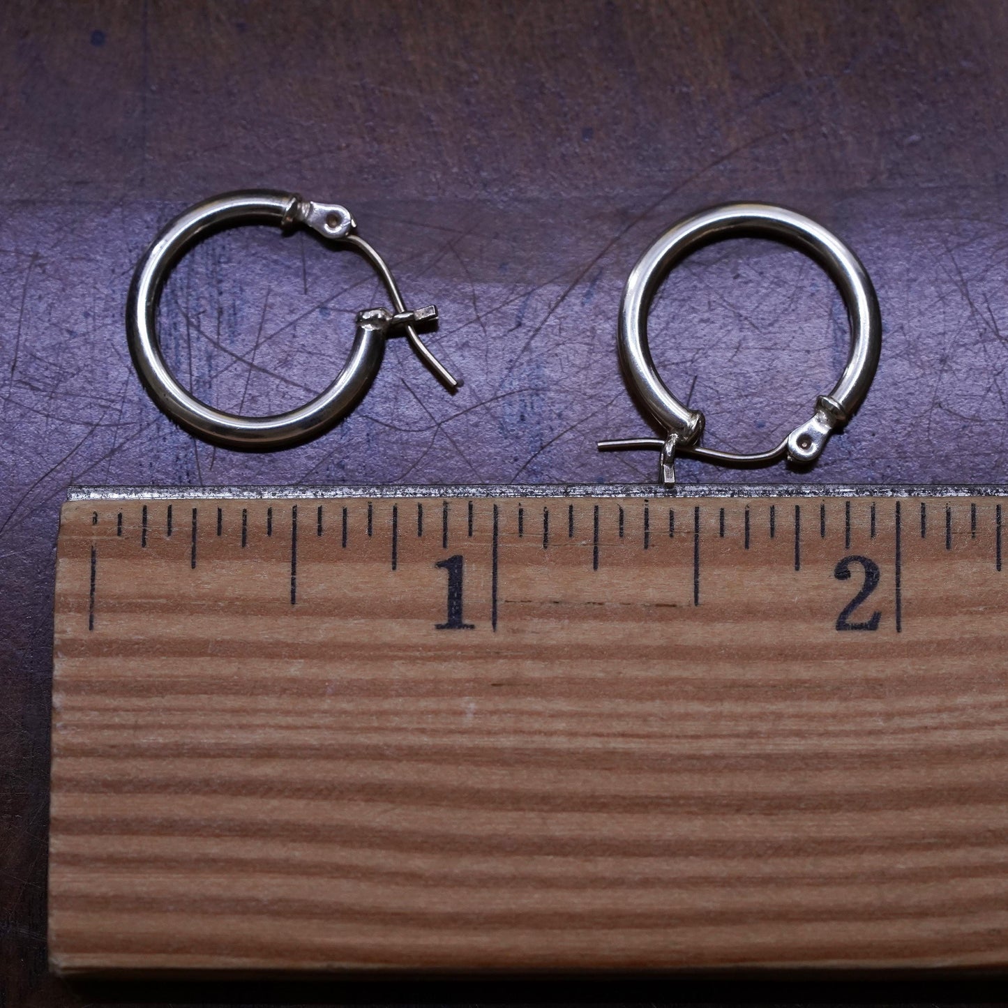 0.5”, 1.3g, vintage 14K gold circle hoops, huggie, white gold earrings