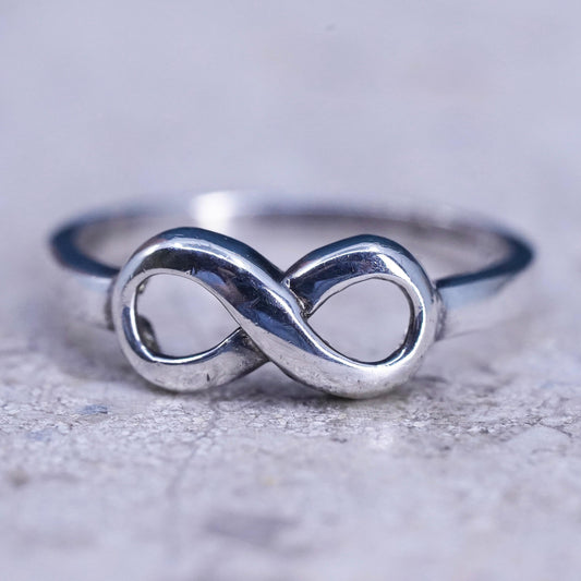 Size 3.75, VTG sterling silver handmade ring, 925 infinity loop twisted band