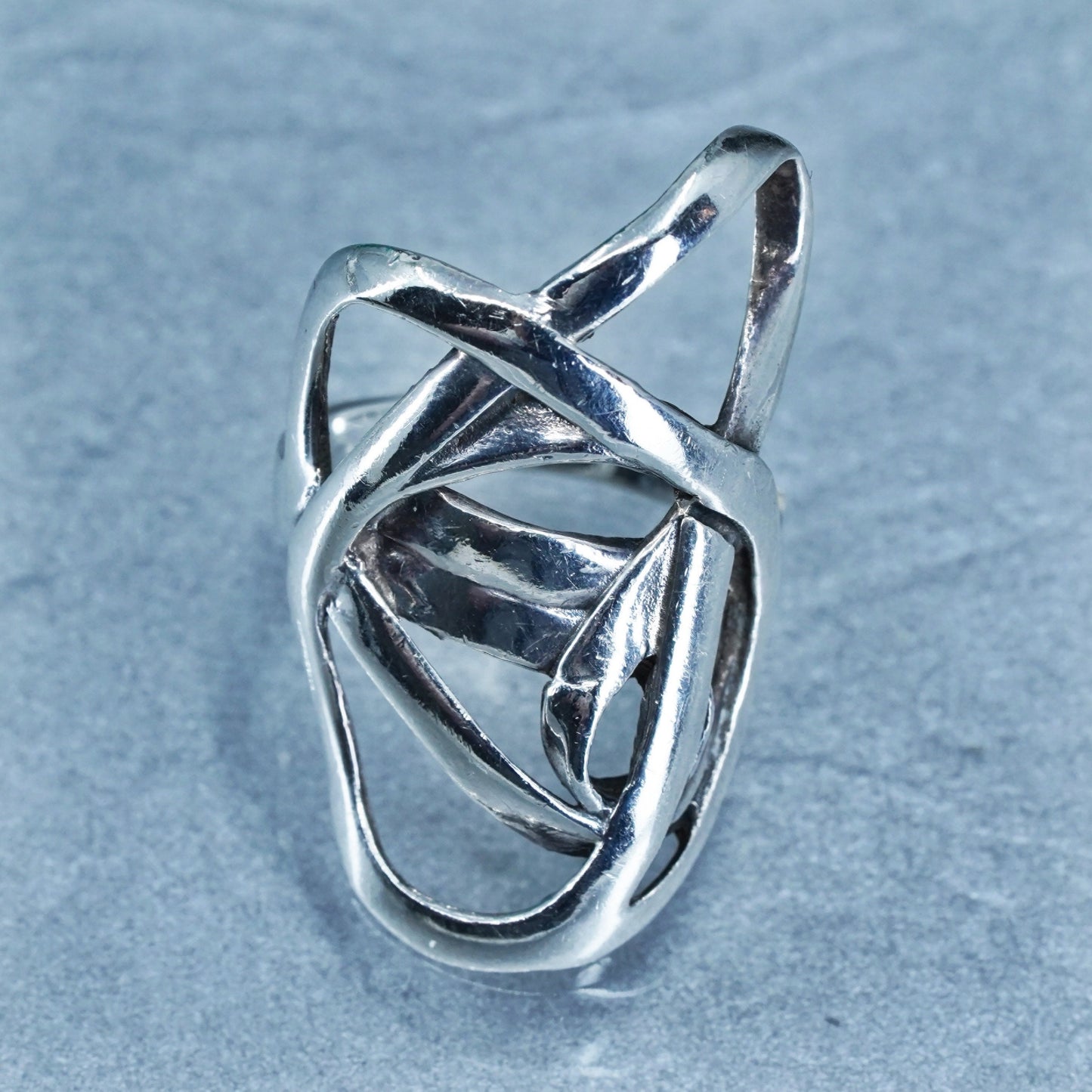 Size adjustable, vintage southwestern Sterling 925 silver ring, spiral band