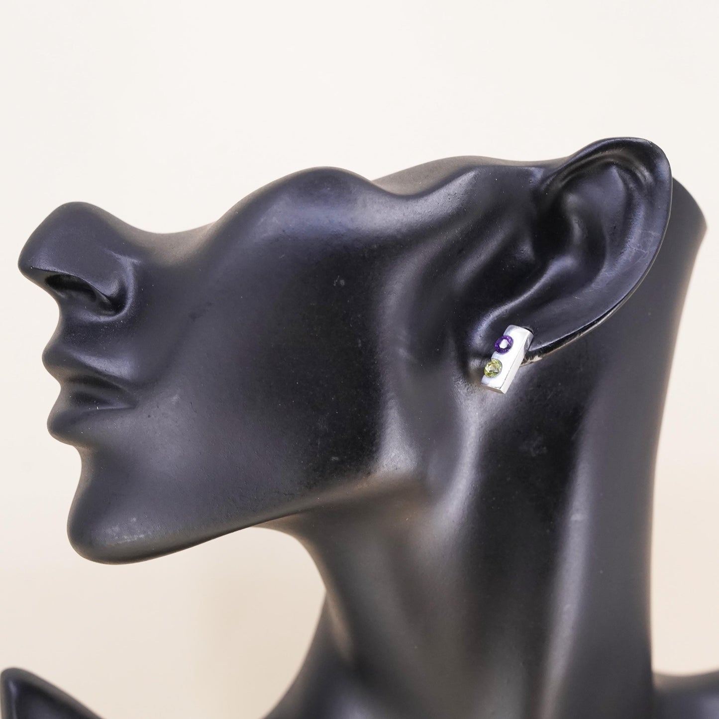 Vintage Sterling 925 silver handmade stud with peridot amethyst, single earring