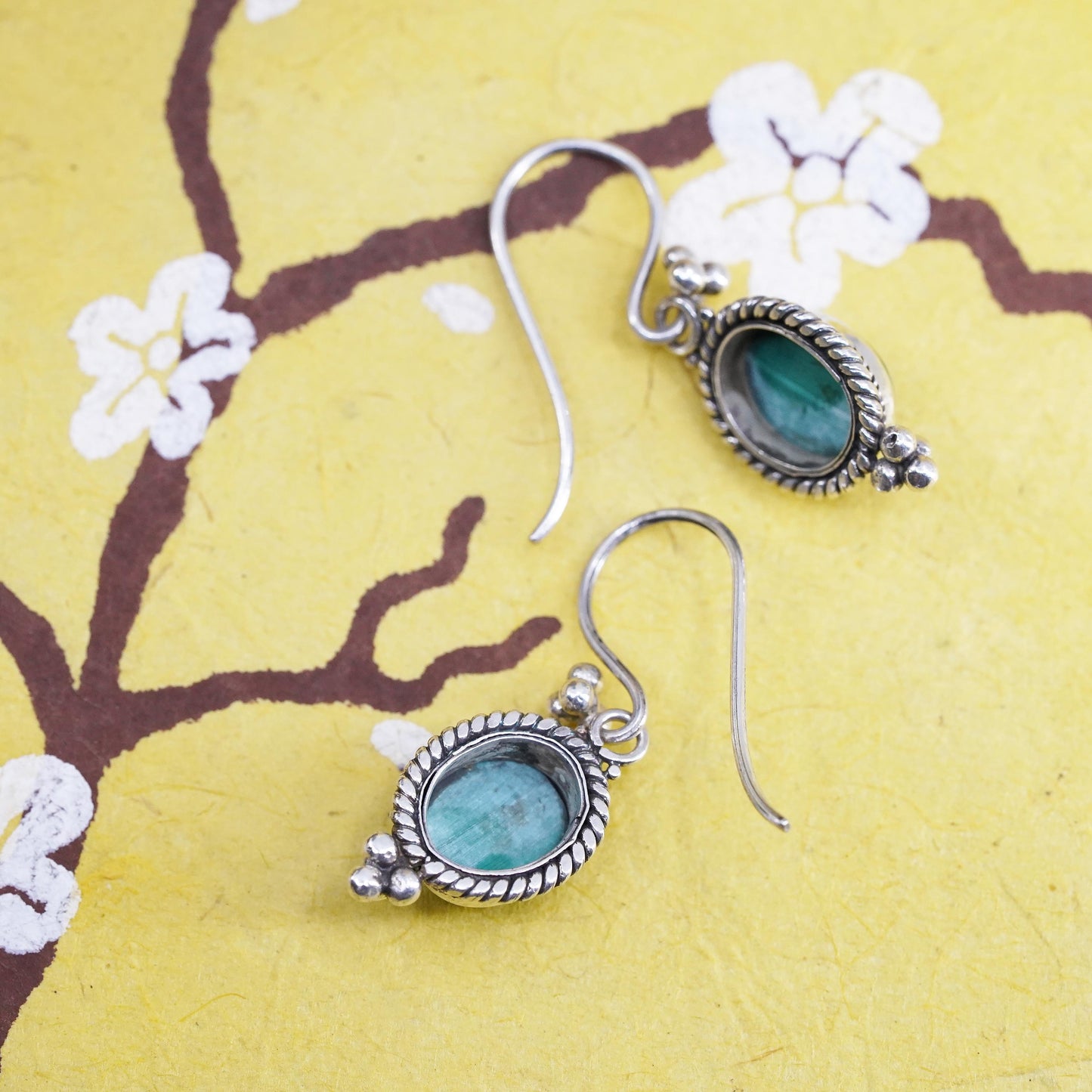 Vintage Sterling 925 silver handmade earrings with oval malachite and cable