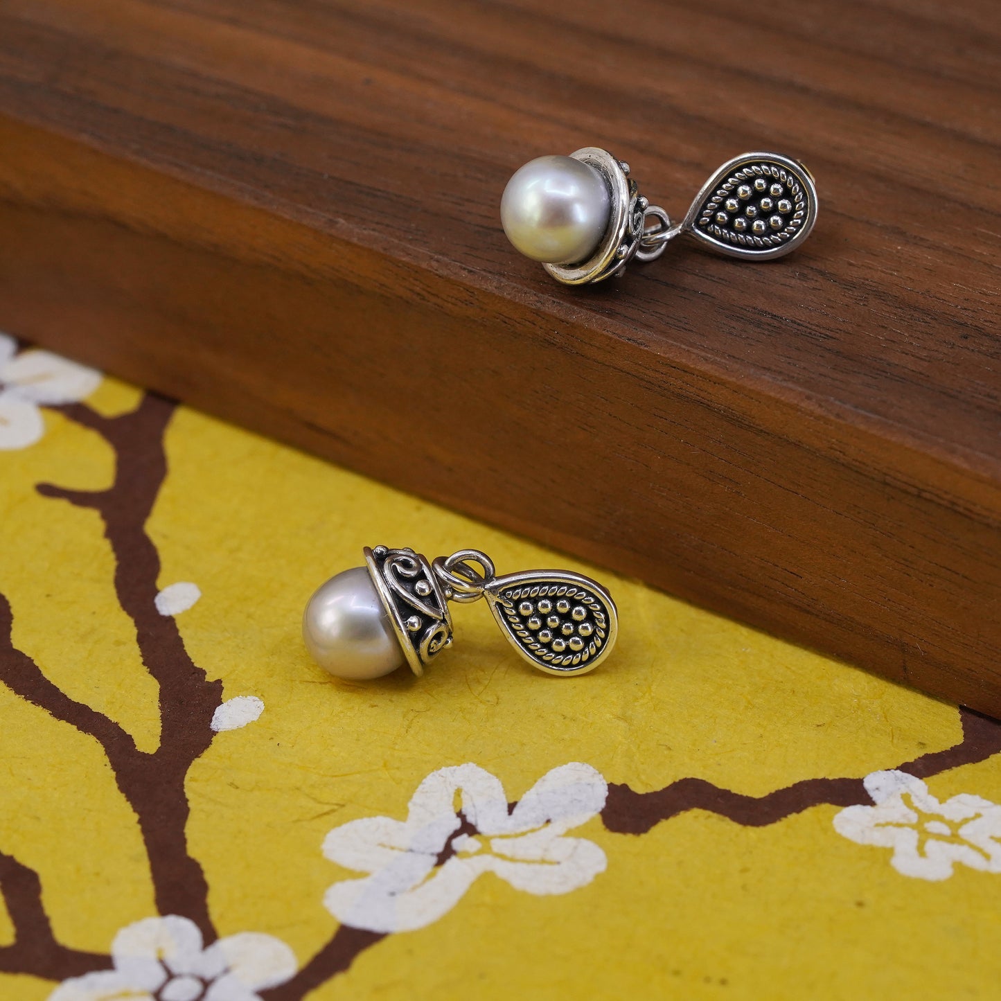 Vintage handmade sterling 925 silver Bali earrings with gray pearl