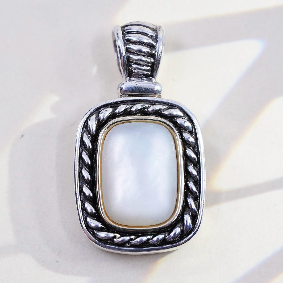 GV Gemvara 14K yellow gold sterling silver 925 pendant mother of pearl cable