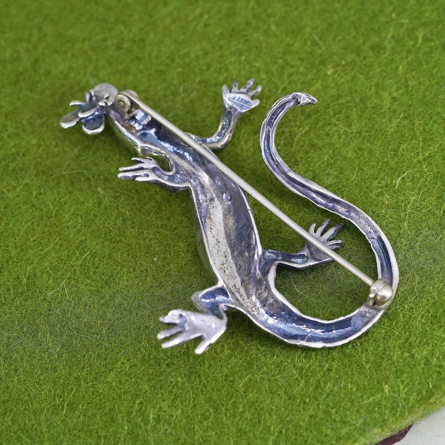 Vintage Sterling silver handmade brooch, 925 lizard with a bug and amethyst