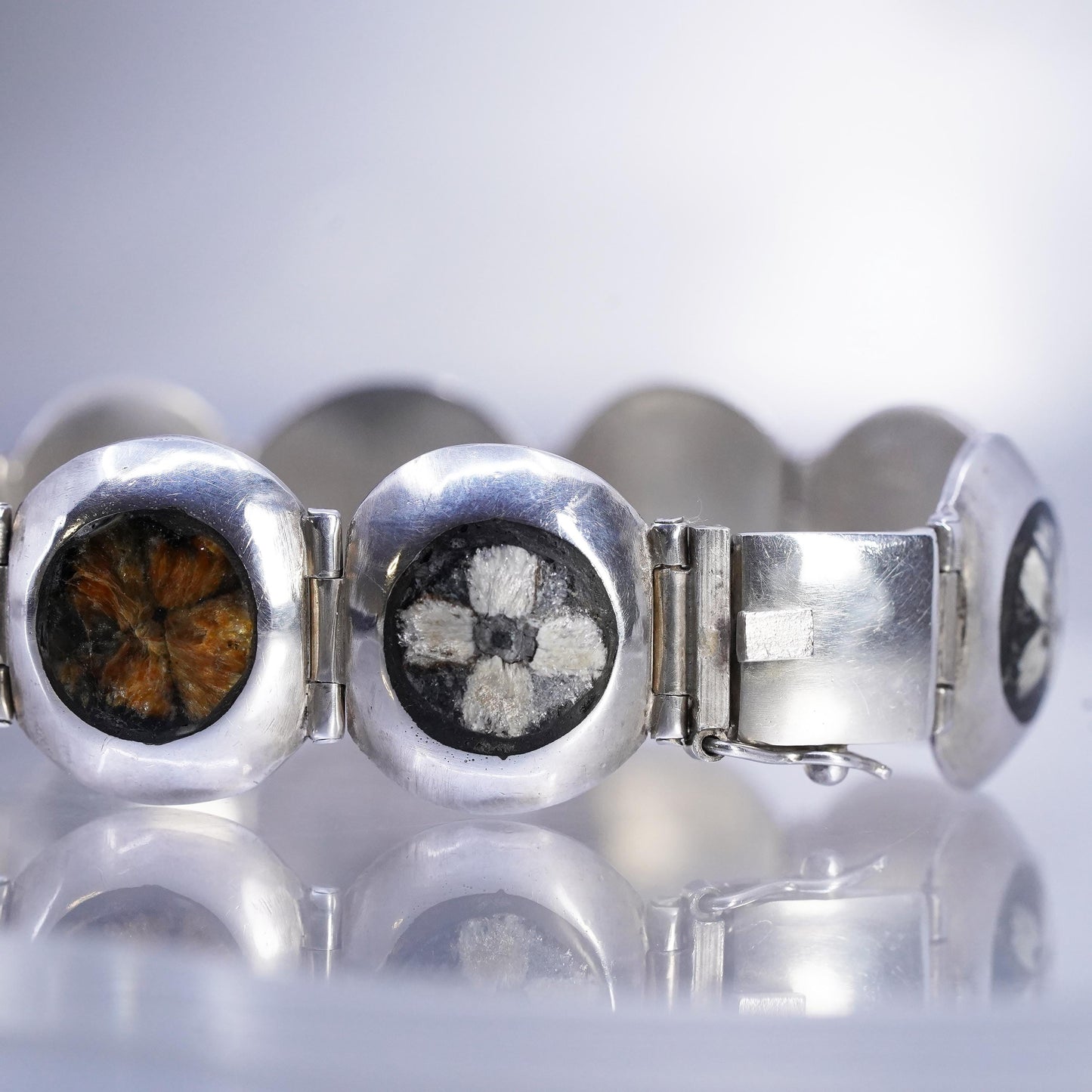 6.5”, VTG southwestern Sterling 950 Silver Chrysanthemum Stone Panel Bracelet