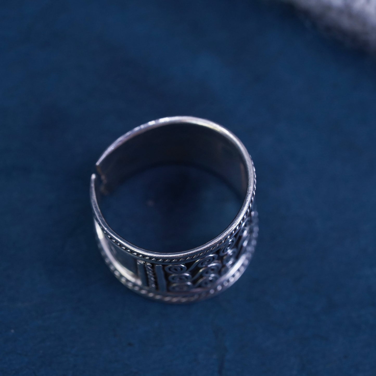 Size 5.5, vintage Sterling silver handmade ring, 925 wide swirly sprial band