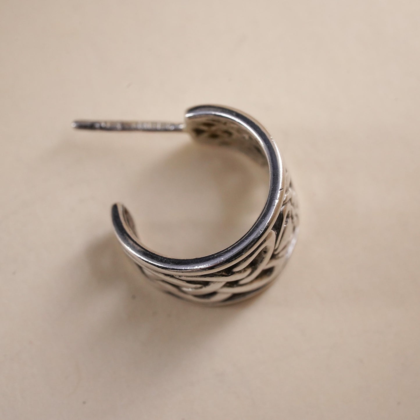 Irish single 1 earring. Sterling 925 silver Celtic Claddaugh Friendship stud