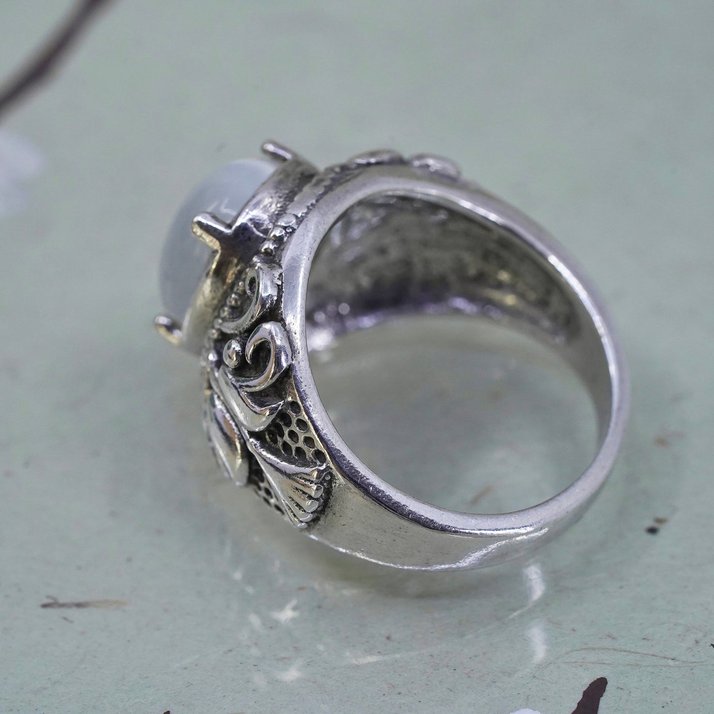 Size 9, Vintage sterling 925 silver ring handmade with oval white cats eye