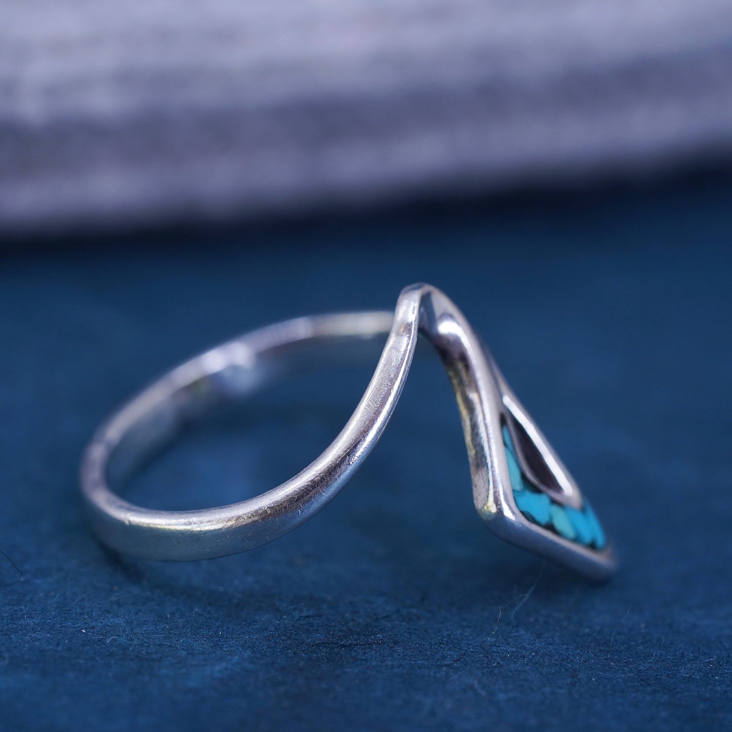 Size 7, Native American sterling silver handmade ring, 925 wavy band turquoise