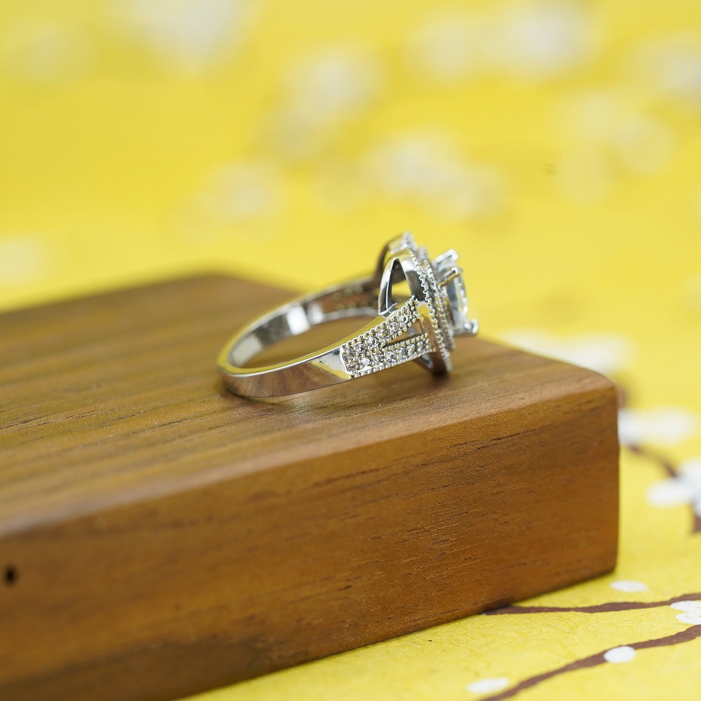 Size 9, VTG sterling silver engagement ring, cluster clear crystal heart 925