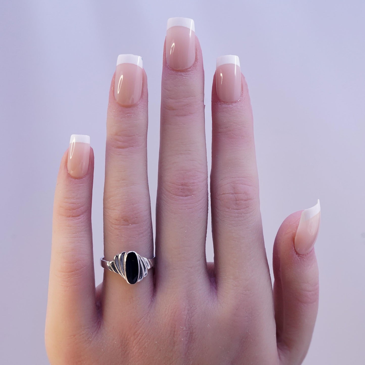 Size 7.25, vintage Mexican Sterling 925 silver handmade band ring w/ black onyx