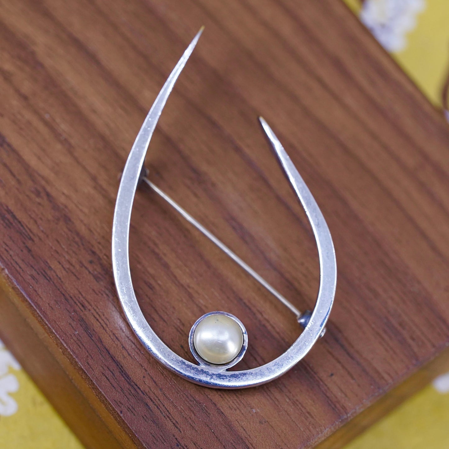 Vintage Mexican handmade sterling silver brooch, 925 U shaped pin with pearl