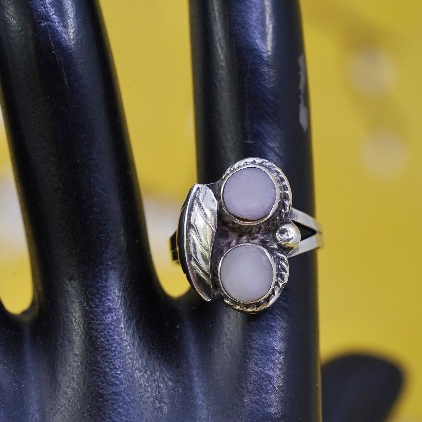 Size 7, mexican AGI Sterling 925 silver ring, jewelry, mother of pearl feather