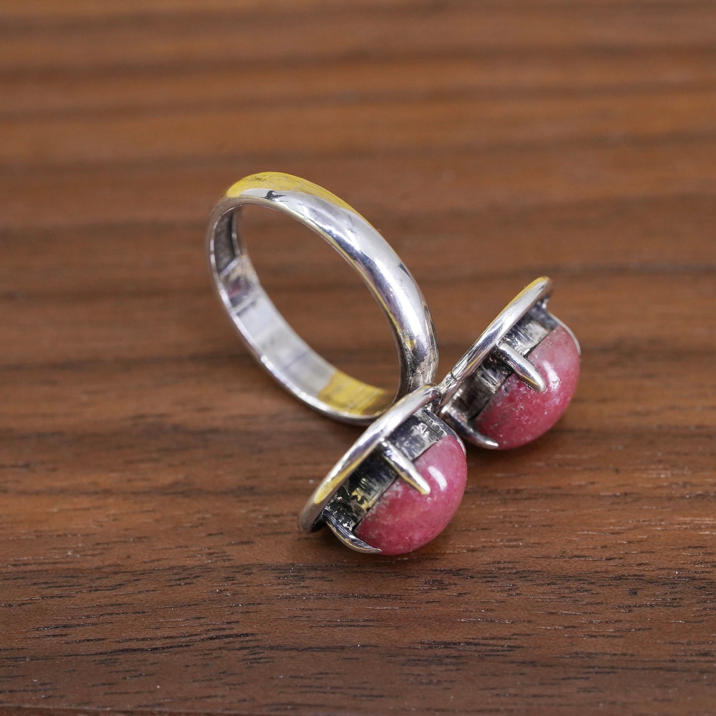 Size 6.5. vintage Sterling 925 silver handmade ring with oval Indian ruby