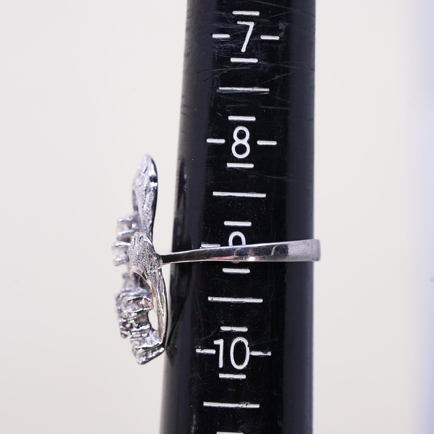 Size 9, vintage glittering textured Sterling 925 silver Statement ring with cz