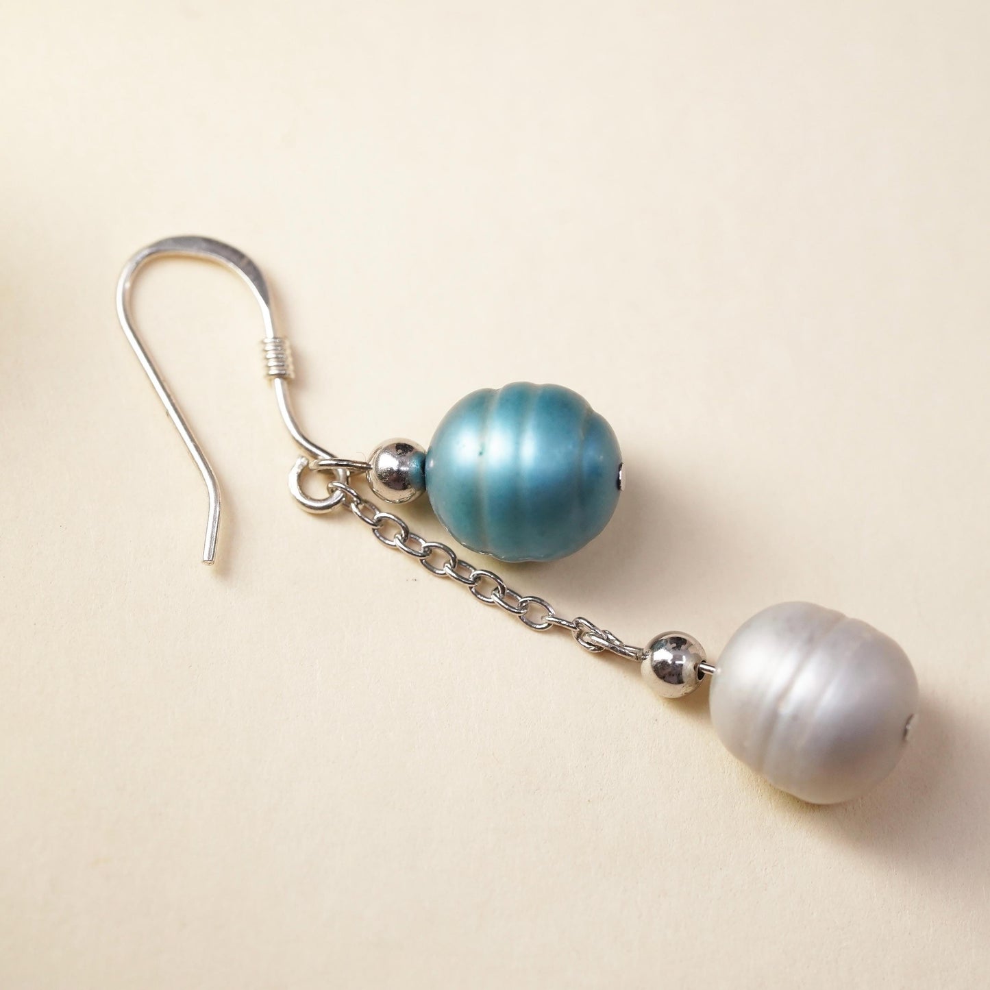 Vintage sterling silver 925 handmade single earring with blue and white pearl
