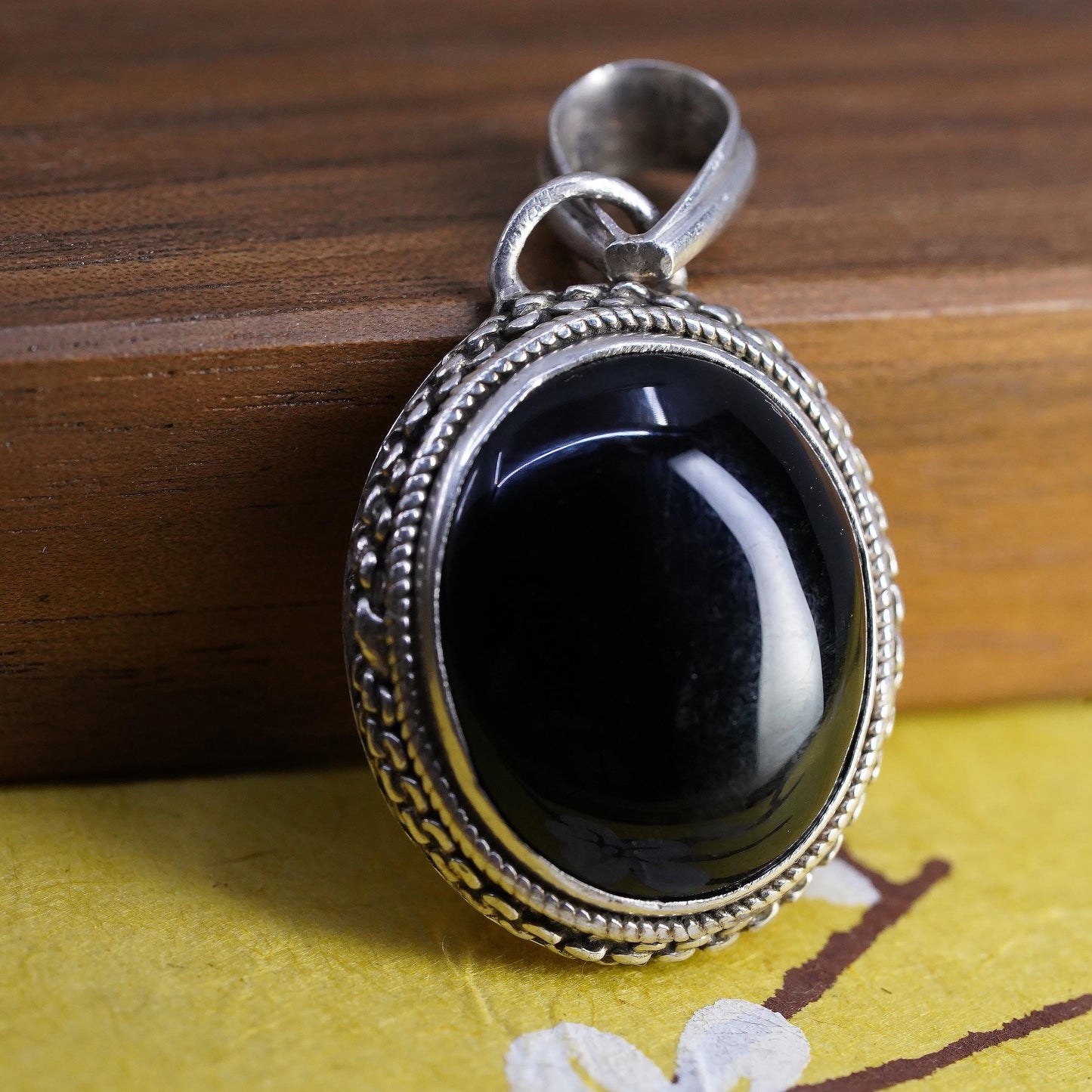 Vintage Mexican Sterling 925 silver handmade pendant with oval onyx and cable