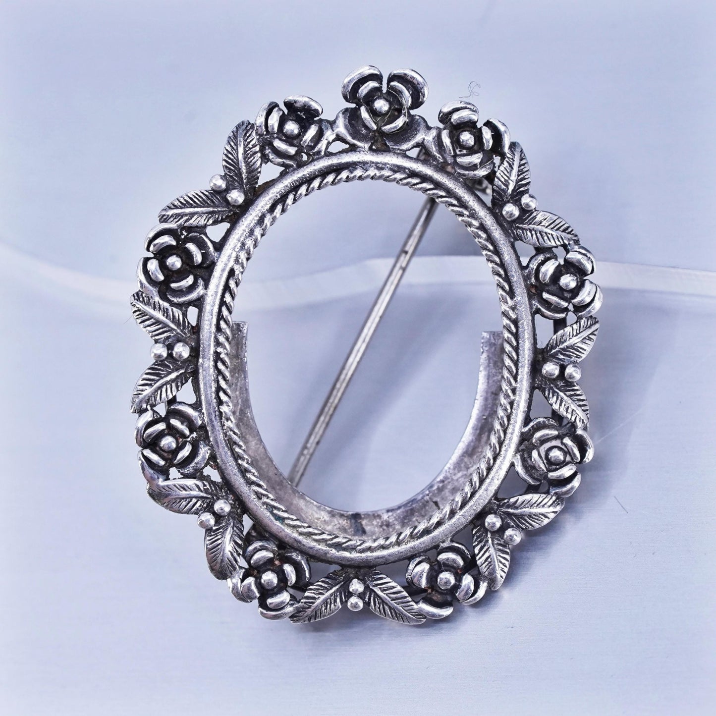 Vintage sterling silver handmade brooch, 925 flower oval photo pin