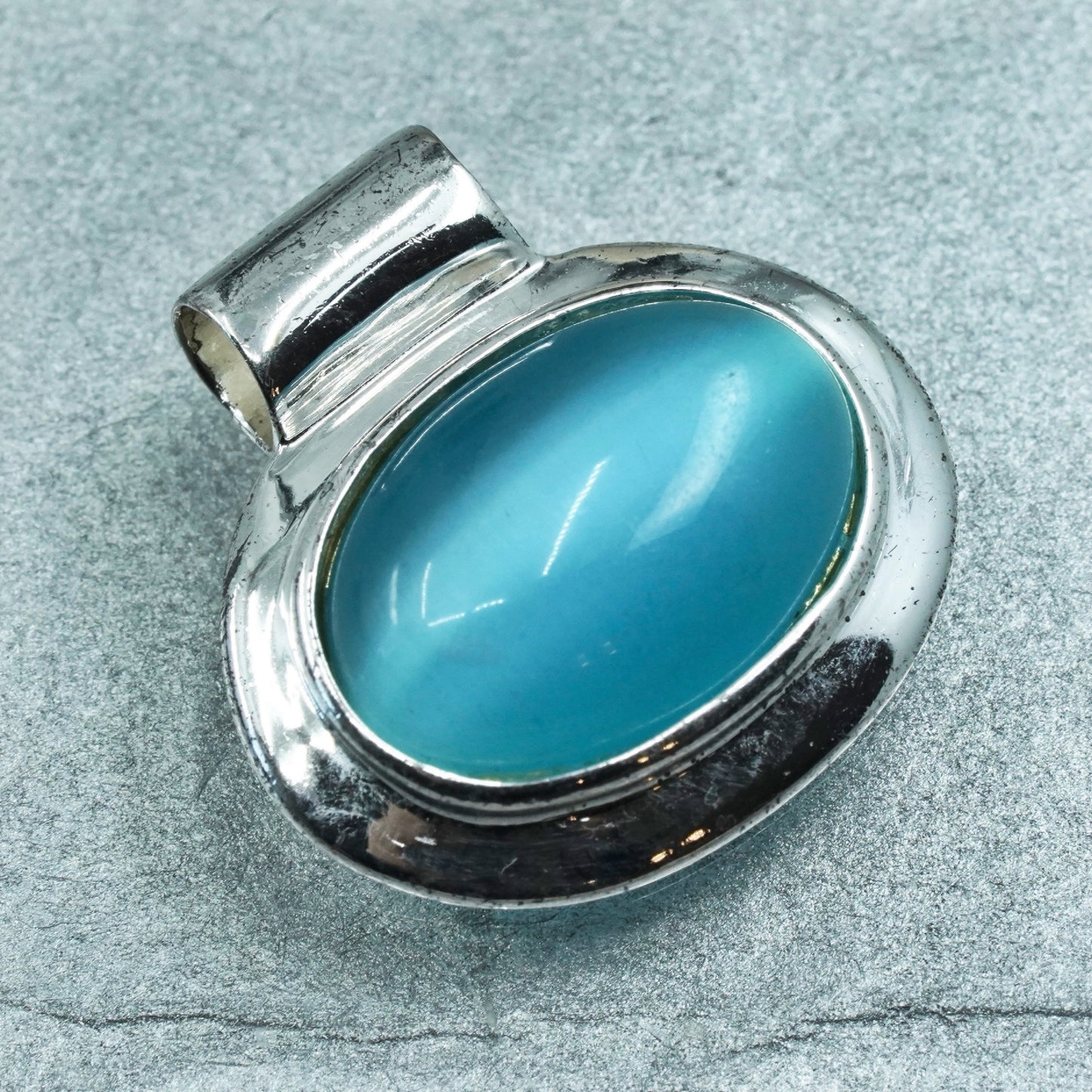 Vintage sterling 925 silver pendant with oval blue cat’s eye