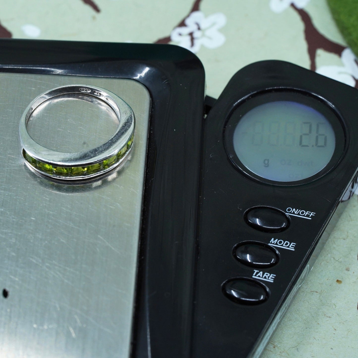 Size 7, Vintage sterling silver handmade ring with peridot, 925 stackable band