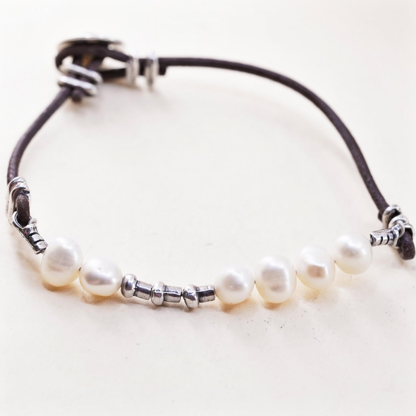 7", Vintage Silpada 925 Sterling Silver Pearl on Leather Button Clasp Bracelet