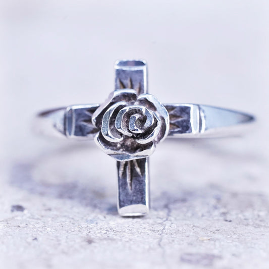 Size 3.5, vintage sterling silver handmade ring, 925 flower cross band