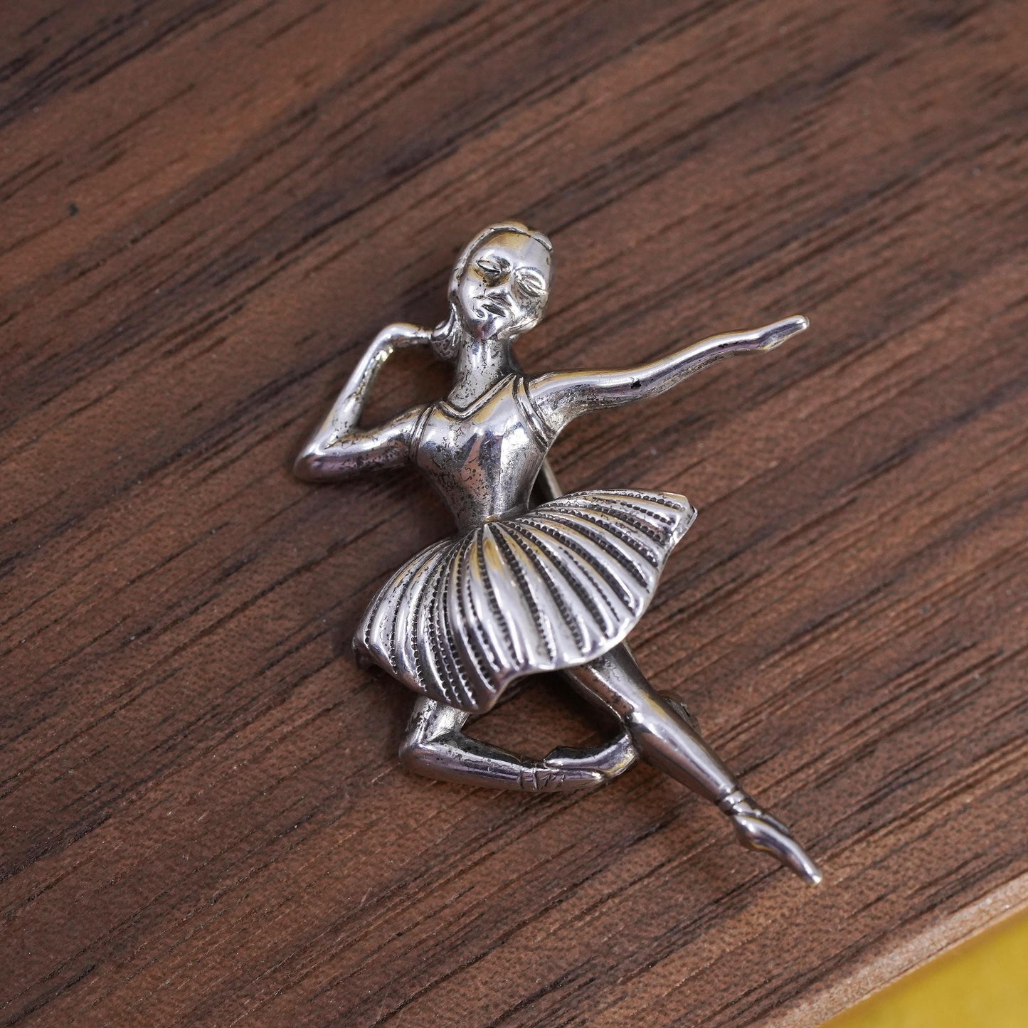 Vintage Sterling 925 silver Female ballet dancer ballerina brooch pin