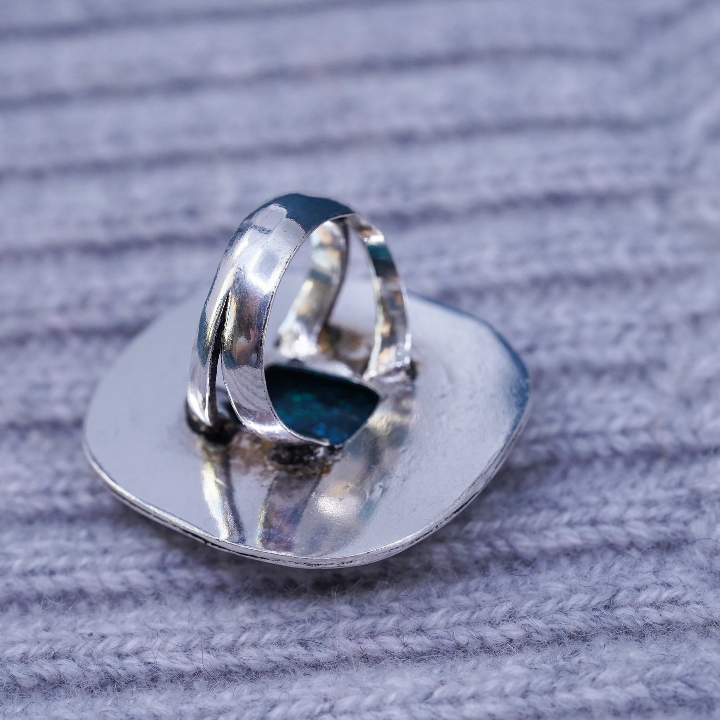 Size 5.25, VTG Mexico Sterling 925 silver handmade ring with blue foiled glass