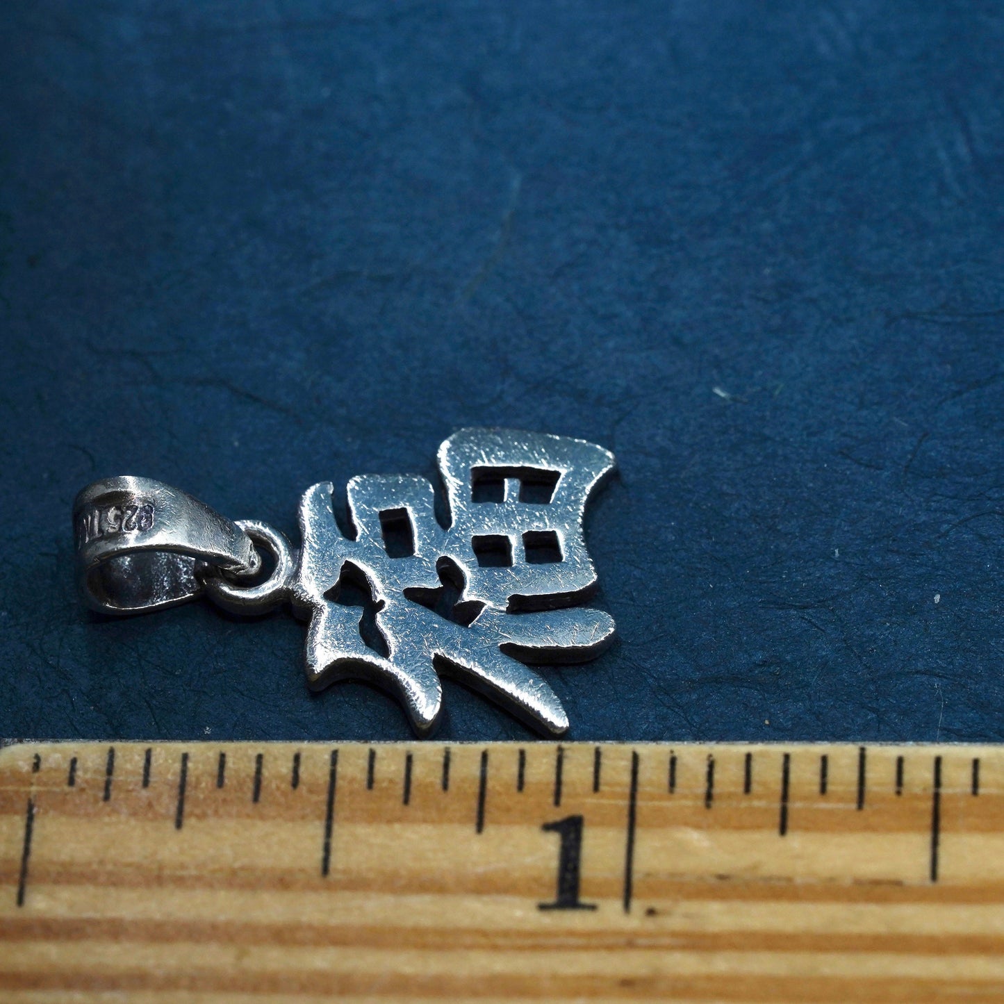 vtg Sterling 925 silver handmade charm pendant with Chinese character “luck”