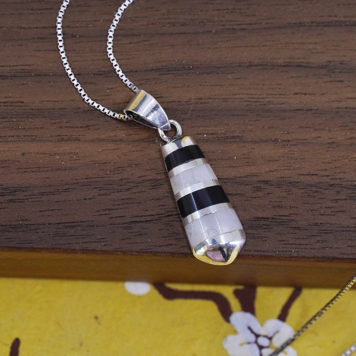 18” Vintage Sterling 925 silver box chain necklace pendant mother of pearl onyx