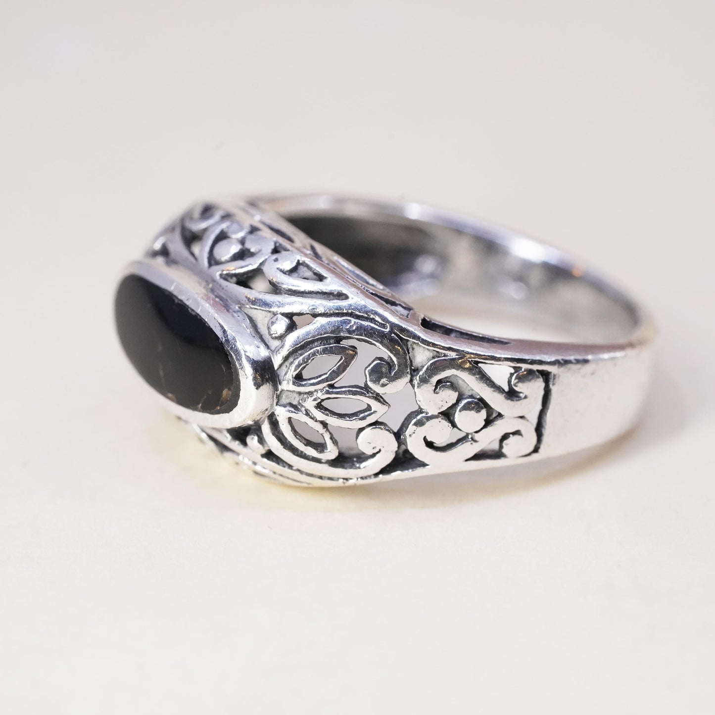 Size 8.25, Vintage sterling silver handmade ring, 925 band with onyx and filigree
