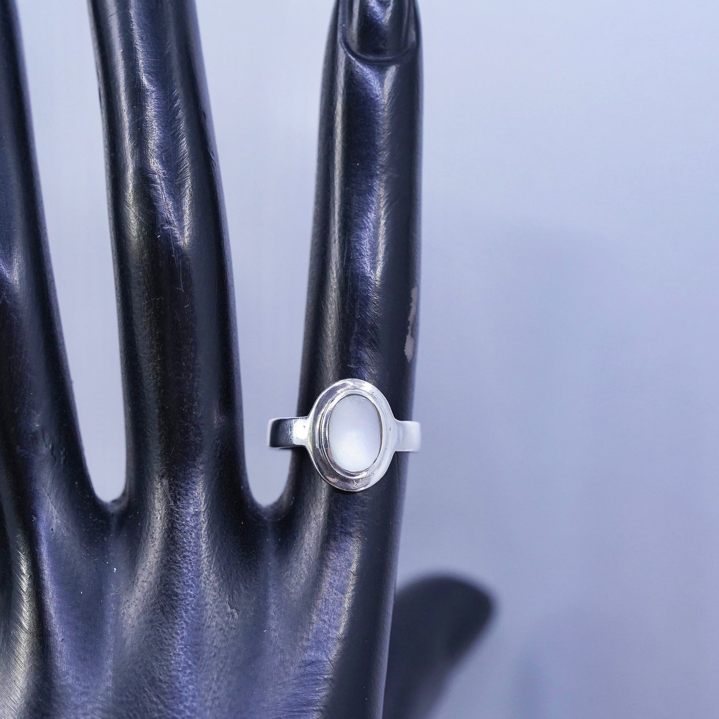 Size 6, Native American navajo Sterling 925 silver ring white mother of pearl