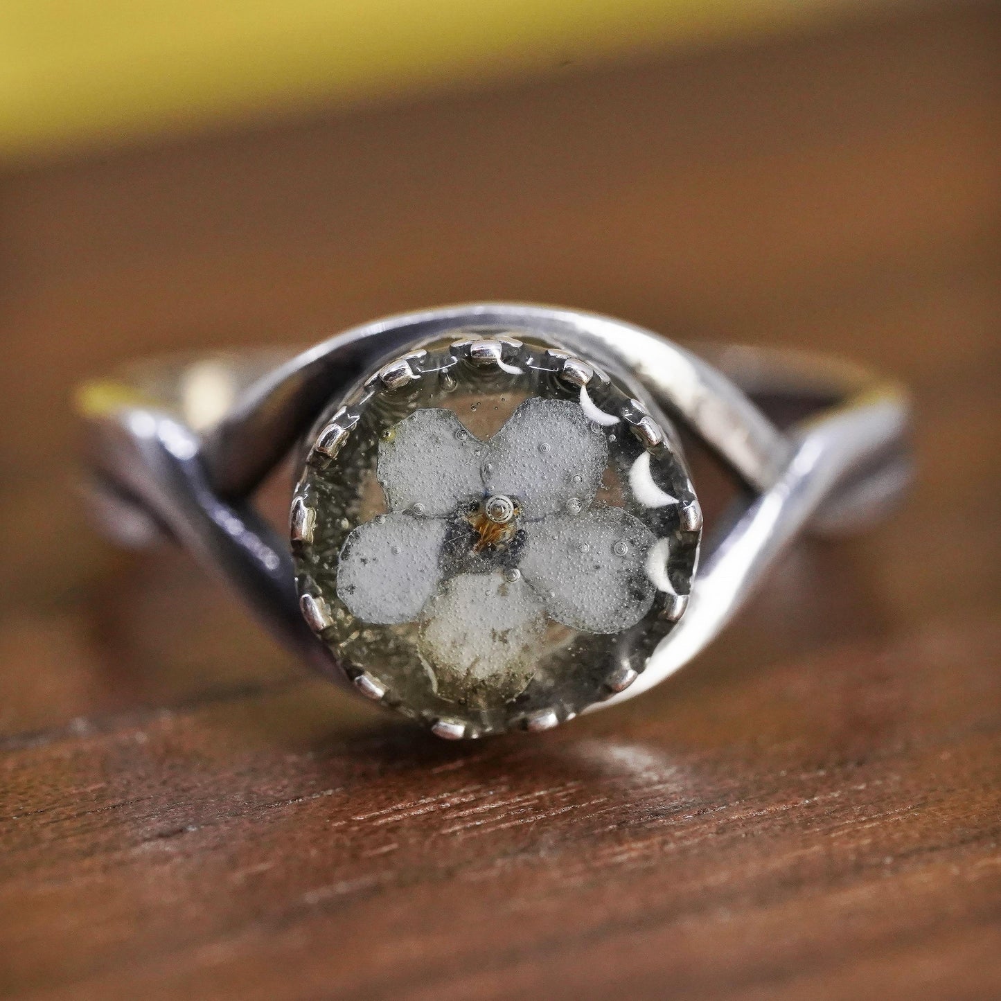 Size 8, vintage Sterling 925 silver handmade open ring with flower glass