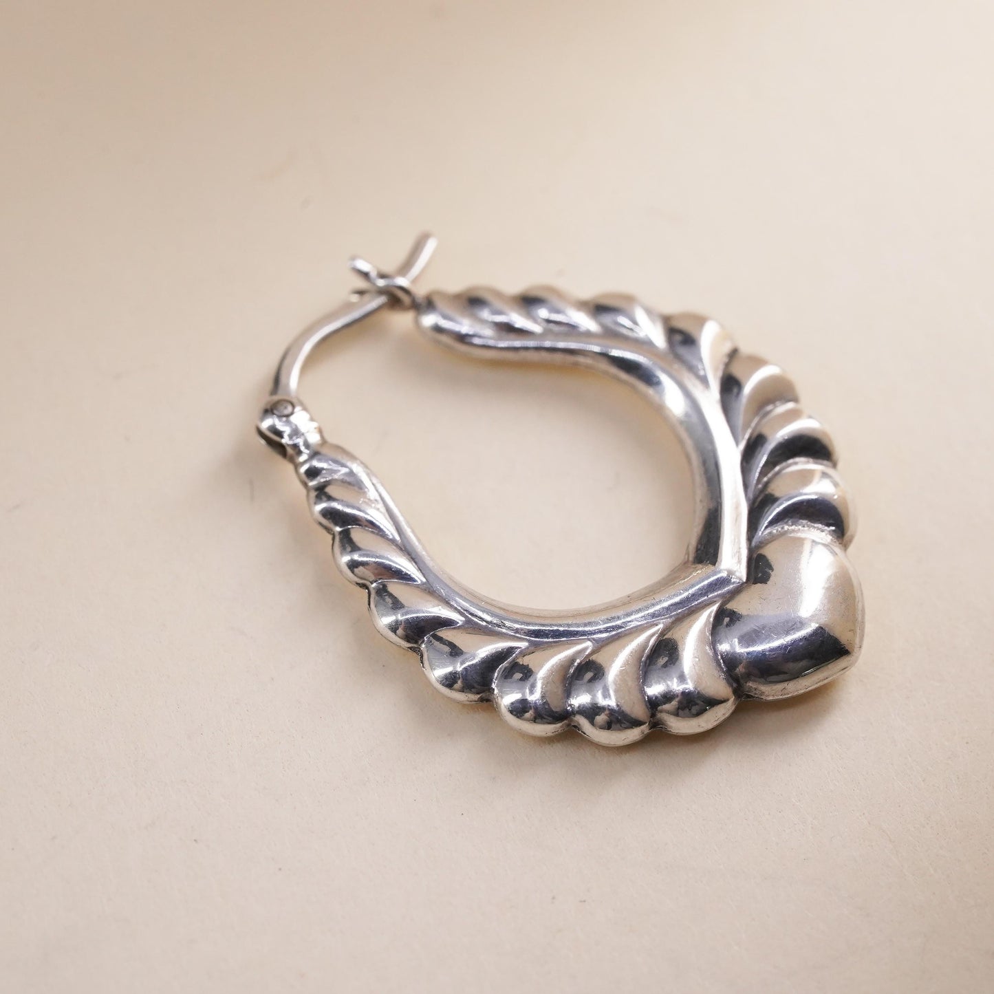 1", Vintage sterling silver single earring, fashion heart ribbed primitive hoop
