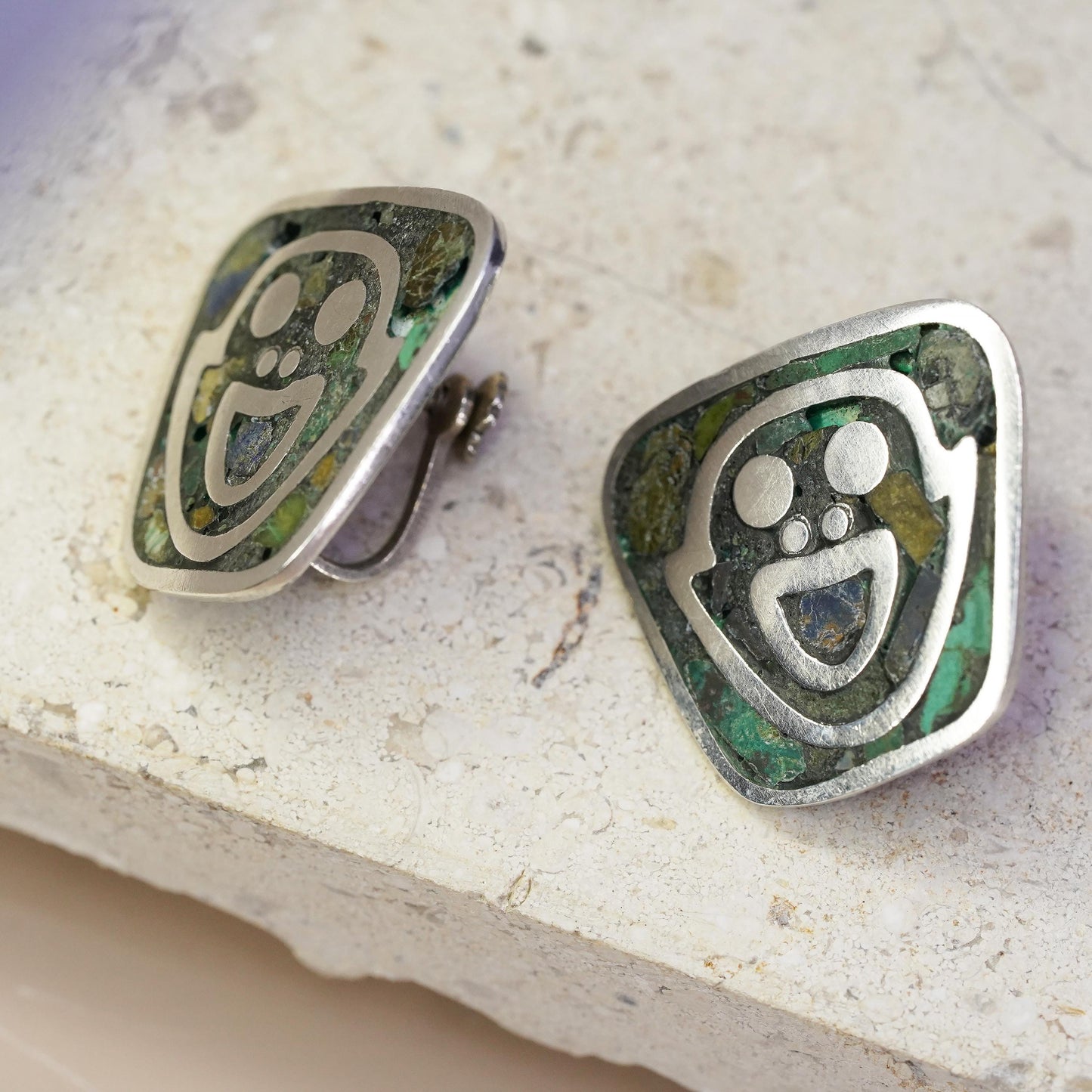 Hecho En Sterling 925 silver screw back smily face earrings turquoise inlay