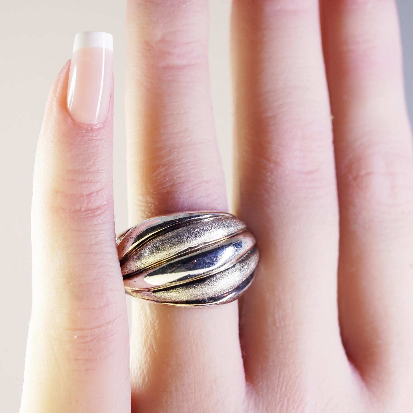Size 8.25, VTG sterling silver ribbed ring, glitter textured 925 statement band