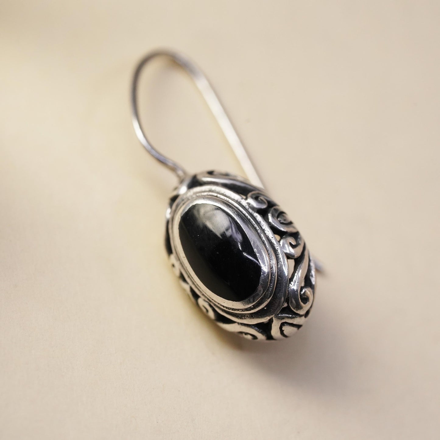 Vintage handmade single earring. Sterling 925 silver oval with onyx inlay