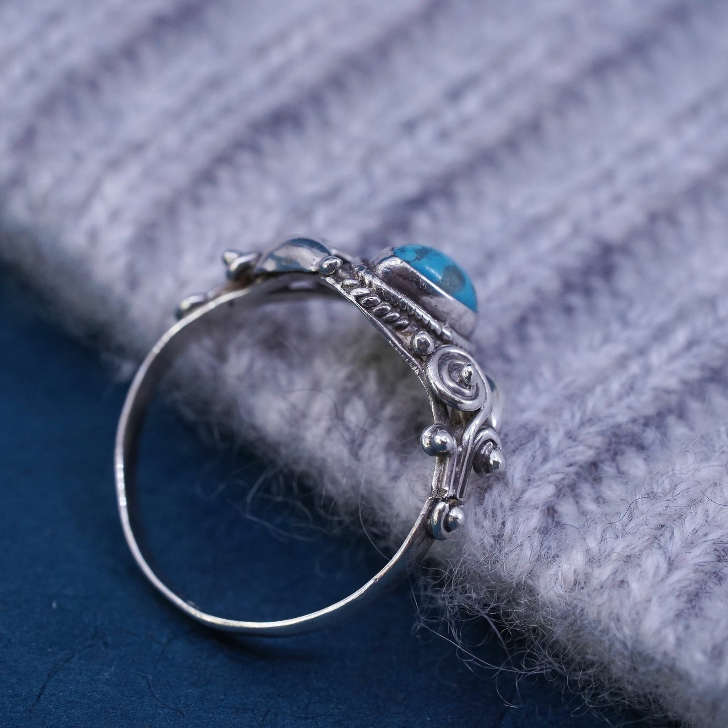 Size 7.5, vintage Sterling silver ring turquoise, Native American, southwestern