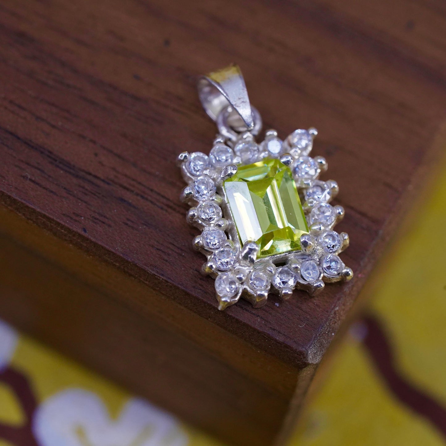 Vintage Sterling 925 silver charm pendant with square peridot