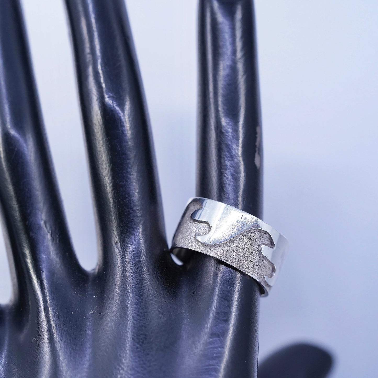 Size 9.25, VTG southwestern Mexican Sterling 925 silver ring, wavy wave band