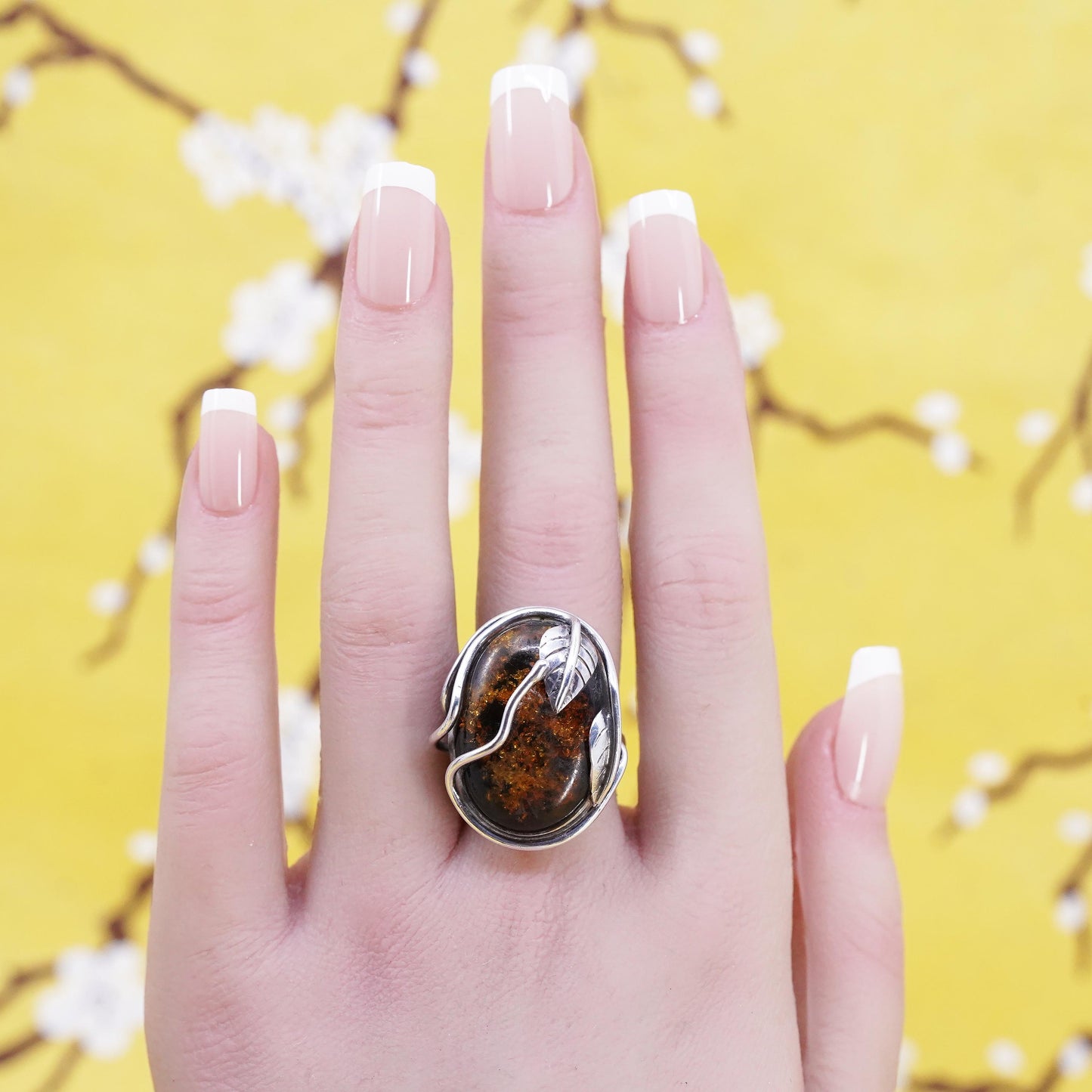Size 7.5, vintage Sterling 925 silver statement wired ring oval Amber leaves