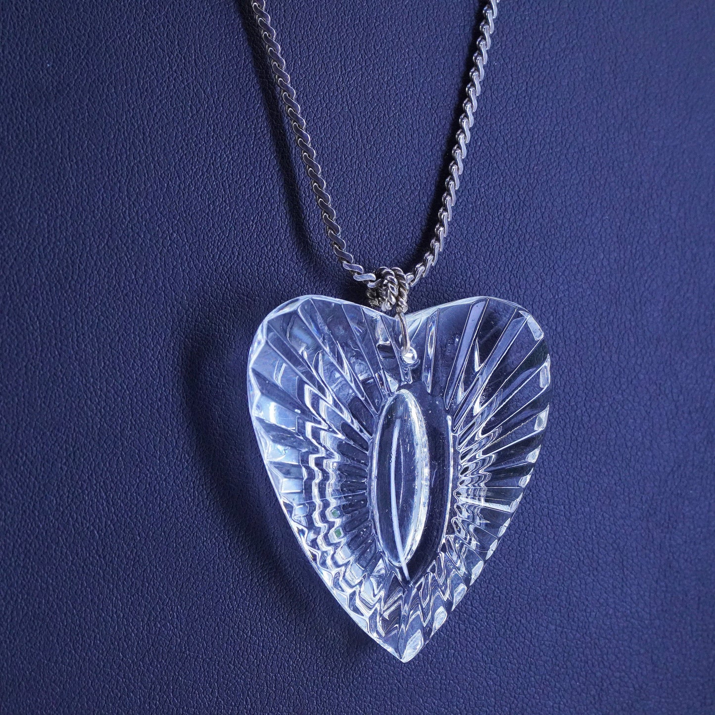 20” 2mm, Vintage sterling 925 silver S-link chain with glass heart pendant