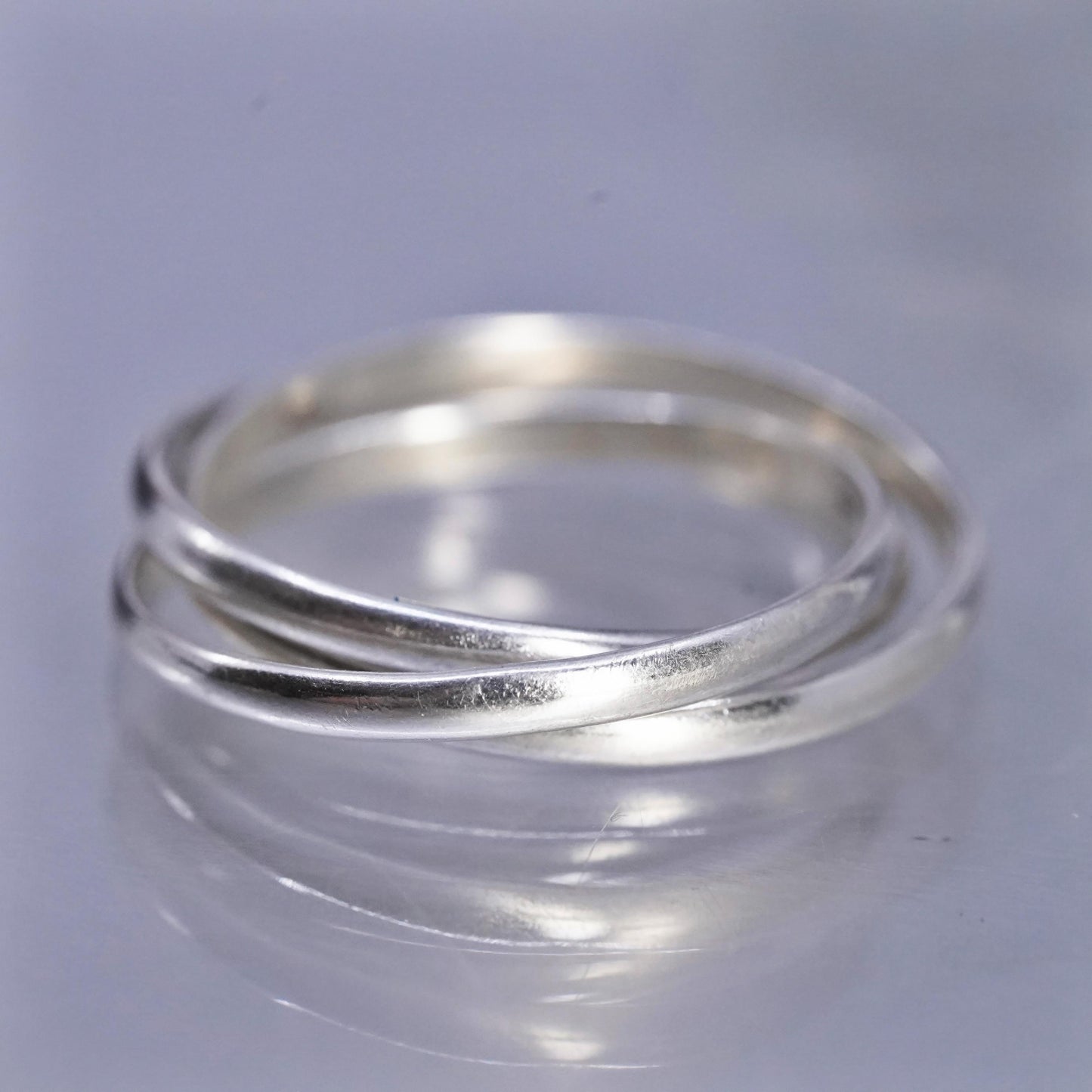 Size 8, Vintage Sterling Silver handmade Ring. 925 modernist, Entwined band
