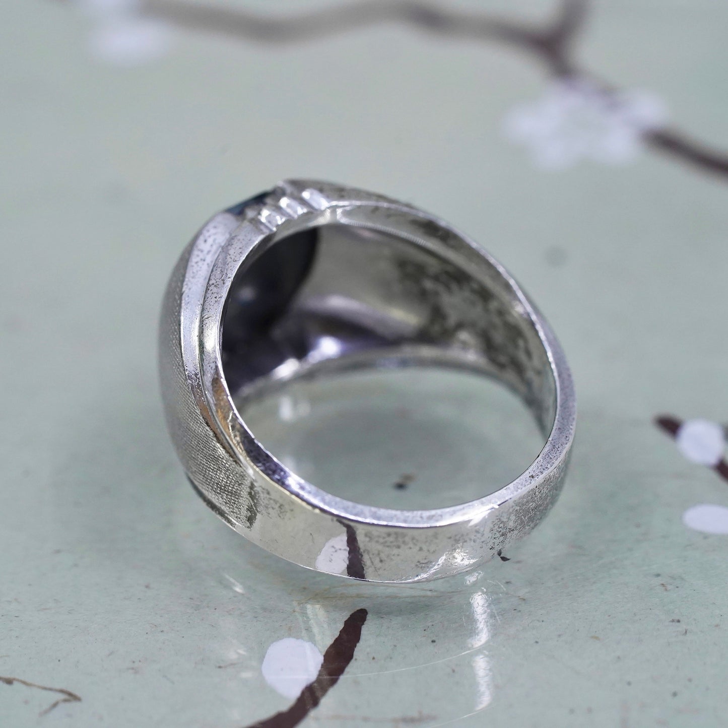 Size 8.5, vintage sterling 925 silver handmade ring, with oval hematite