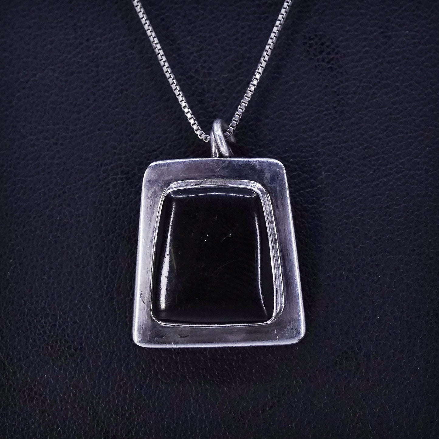 16”, vintage Mexican Sterling 925 silver box chain necklace leaves pendant onyx
