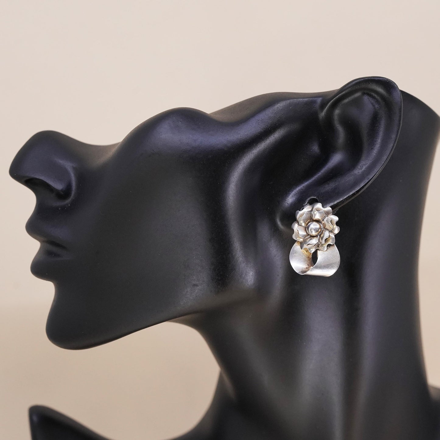 Vintage sterling silver handmade single earring, 925 screw back flower
