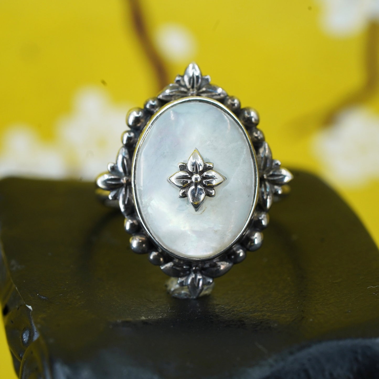 Size 10.25 Sterling 925 silver handmade ring with mother of pearl and flower